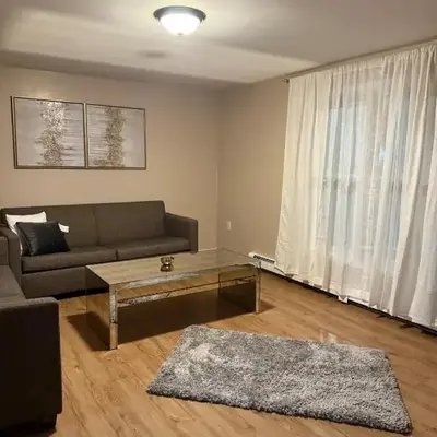 FOR LONGTERM RENTAL 3 BR NEAR YALE SCIENCE CENTER-MUNSON St
