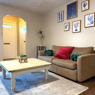 Entire house for big group-minutes from Hartford