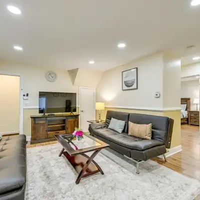 Walkable Jersey City Stay Near Parks and Dining!
