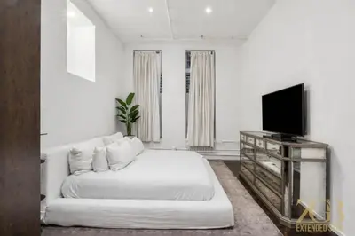 Gallery image of Stunning Full Floor 2500 SF 3BR Loft Elevator and WD in New York
