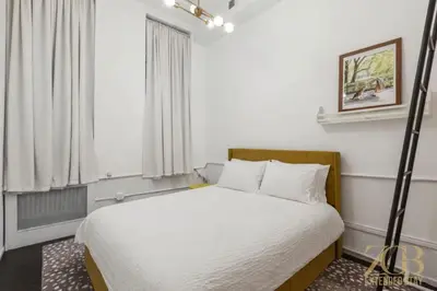 Gallery image of Stunning Full Floor 2500 SF 3BR Loft Elevator and WD in New York