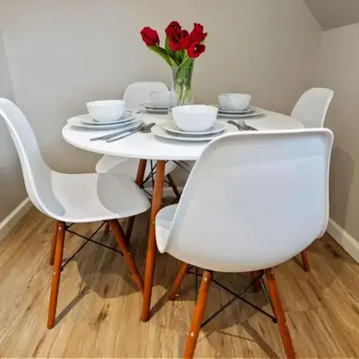 Modern 2BR Near NYC with Free Parking and Workspace