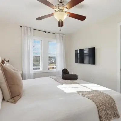 Minutes to Beaches - Home Theater