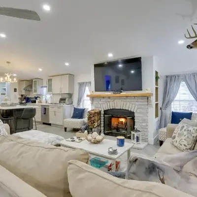 Hike and Explore! Nature-Centric Hudson Valley Home