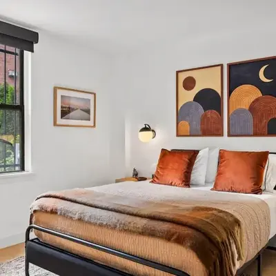 Modern 2BR Brooklyn Retreat Near Manhattan with Private Backyard