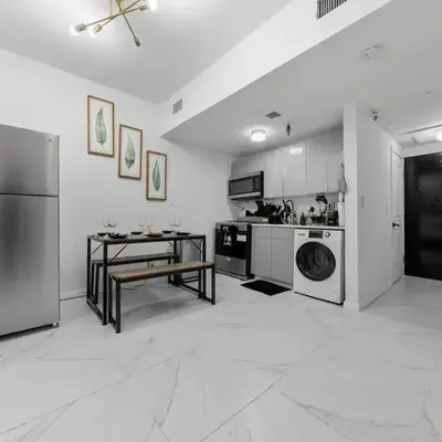 Modern 3 Bedroom 7 minutes to Manhattan