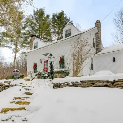Historic 1820s Homestead on Battenkill River!