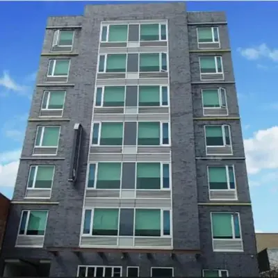 Umbrella Hotel Bronx