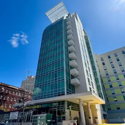 LIC Manhattan View Hotel