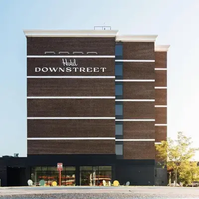 Hotel Downstreet