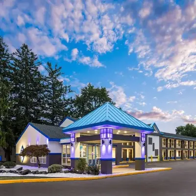 Days Inn & Suites by Wyndham Albany