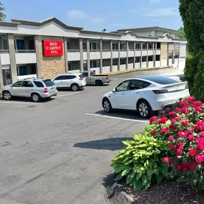 Red Carpet Inn - Stamford