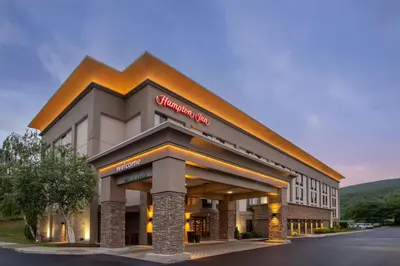 a rendering of the front of a shopping mall at Hampton Inn Fishkill in Fishkill