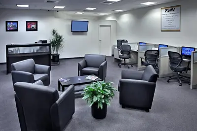 an office with chairs and desks and a table at Hartford Marriott Downtown in Hartford