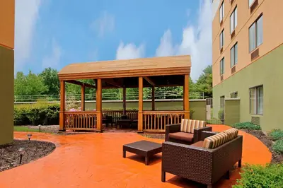 a patio with a gazebo in a building at Courtyard Rockaway-Mount Arlington in Mount Arlington