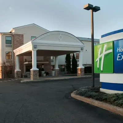 Holiday Inn Express Vernon-Manchester by IHG