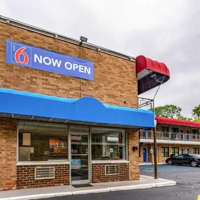 Motel 6-Elmsford