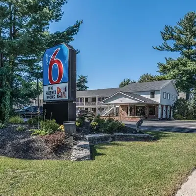 MOTEL 6 - Albany
