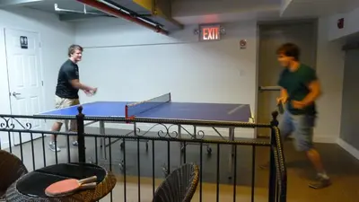 Gallery image of Q4 Hotel and Hostel in Queens