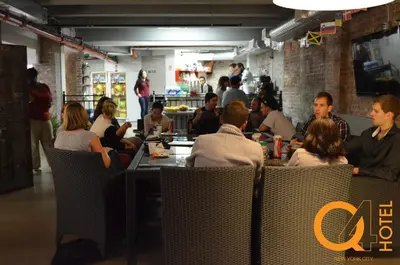 Gallery image of Q4 Hotel and Hostel in Queens