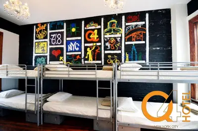 Gallery image of Q4 Hotel and Hostel in Queens