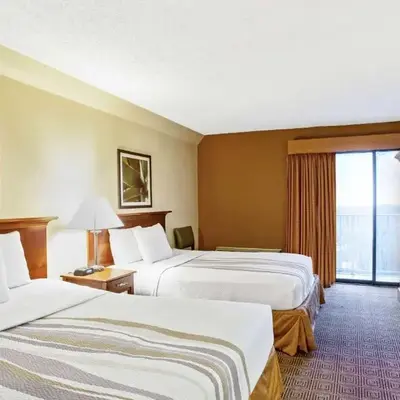 La Quinta by Wyndham Stamford / New York City