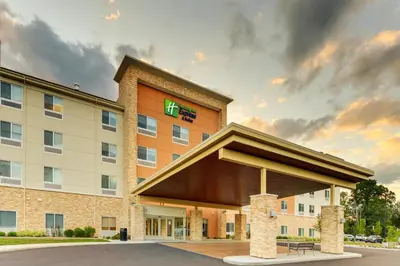 an image of ariott hotel with a building at Holiday Inn Express & Suites - Saugerties - Hudson Valley by IHG in Saugerties