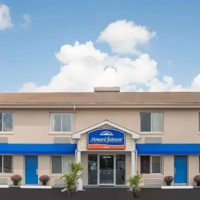 Howard Johnson by Wyndham Springfield