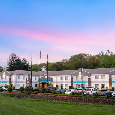 Best Western Plus New England Inn & Suites