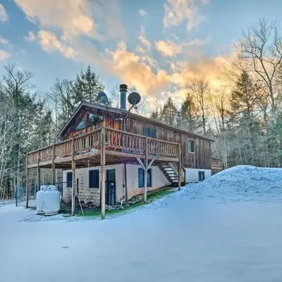 Jewett Cabin with Viewing Deck - 10 Mins to Skiing!