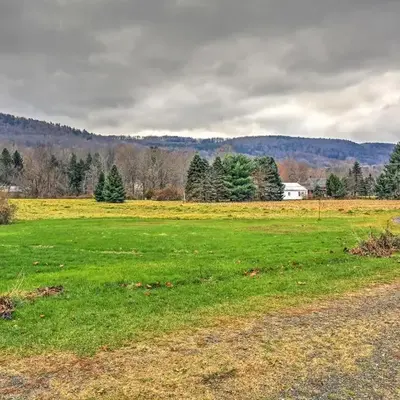Serene Retreat - 7 Mi to All Star Village