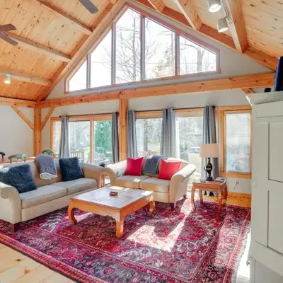 1 Mi to Mt Snow Luna Stella Home with Fireplace