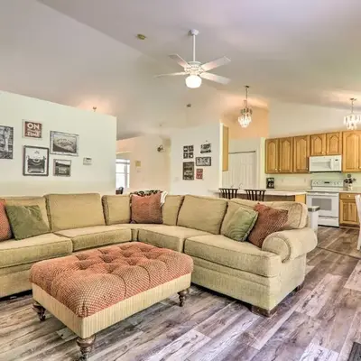 Private Dog-Friendly Home 3 Mi to Elk Mountain