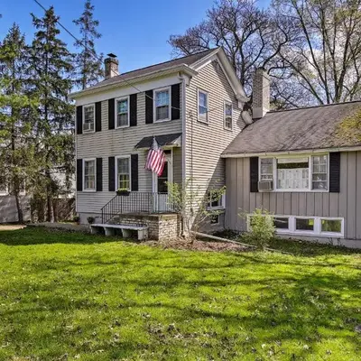 Charming Tivoli Home with Patio
