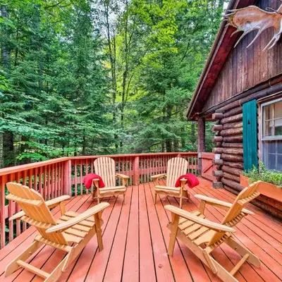 Private Wooded Cabin 7 Mi to Mount Snow!
