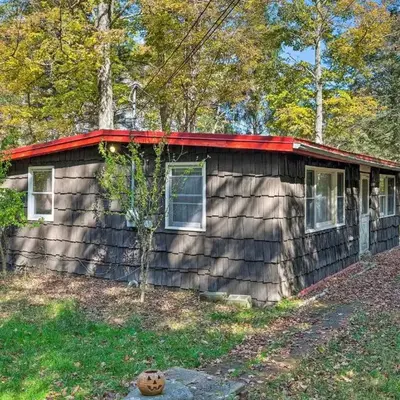 Catskill Mtn Home with Deck about 1 Miles to Zoom Flume!