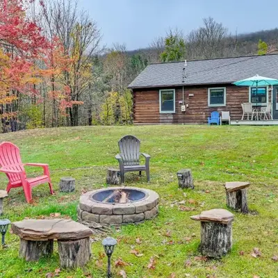 High Peak Heaven Cozy Log Cabin on 1 Acre!