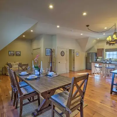Luxe Green Barn Near Skiing with Mt Equinox Views!