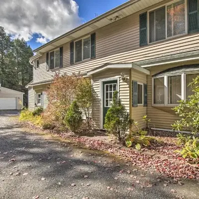 Spacious Apt with Yard 3 Mi to Windham Mountain