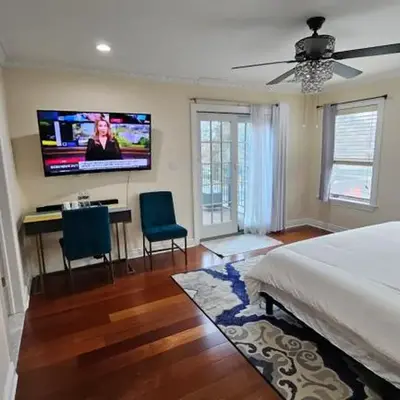 Luxury Hotel-Style Room in Queens
