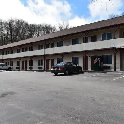 PLYMOUTH MOTOR LODGE