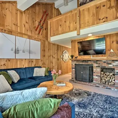Relaxing Mountain Refuge 4 Miles to Mt Snow!