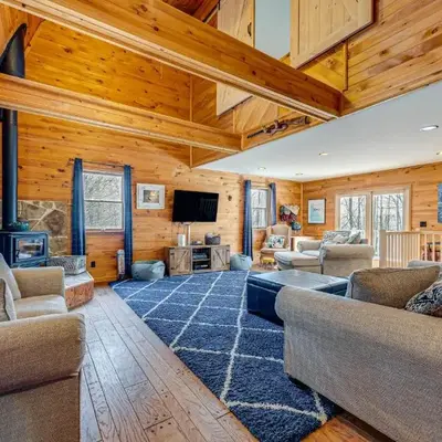 2 Mi to Elk Mountain Poconos Escape on 11 Acres!