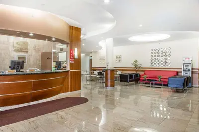 a lobby of a hospital with a waiting room at Econo Lodge in West Haven