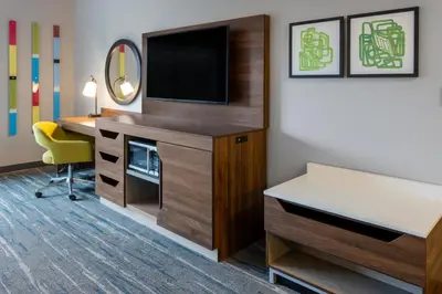 a room with a desk and a tv and a desk sidx sidx sidx at Hampton Inn Monticello, Ny in Monticello