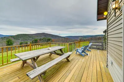 Gallery image of Charming New York Chalet with Hot Tub and Game Room! in Preston Hollow