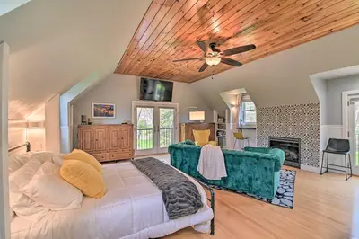 Gallery image of Stylish Studio with Fireplace about 3 Mi From Dtwn! in Saratoga Springs