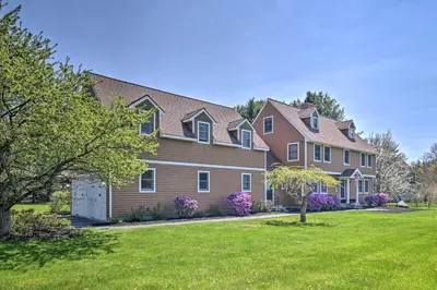 Gallery image of Stylish Studio with Fireplace about 3 Mi From Dtwn! in Saratoga Springs