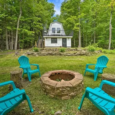Wilmington Chalet with Hot Tub Less Than 8 Mi to Mount Snow!