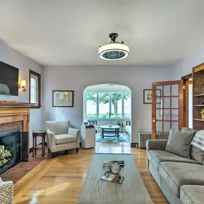Walkable New Haven Retreat with Ocean Views!